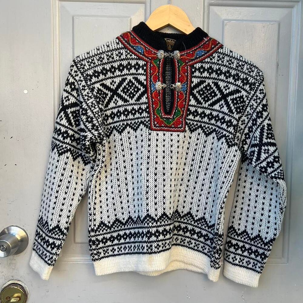 Black and white vintage nordic